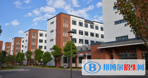 江蘇奔牛高級中學(xué)2021年報名條件、招生要求、招生對象