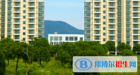 安慶醫(yī)藥高等?？茖W(xué)校2021年學(xué)費(fèi)、收費(fèi)多少