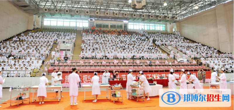 重慶2022年護理學校都有什么專業(yè)適合女生
