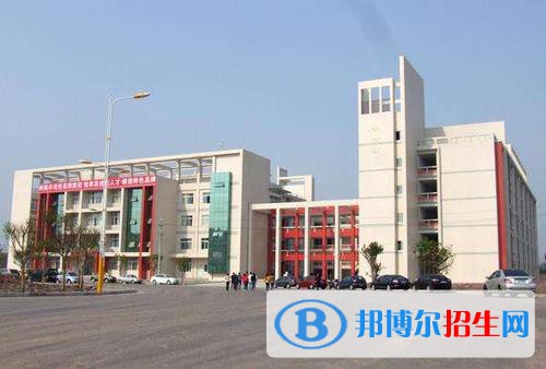 內(nèi)江宏昌職業(yè)技術(shù)學(xué)校2021年學(xué)費(fèi)、收費(fèi)多少