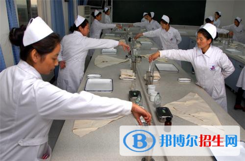 四川2021年護理學校畢業(yè)是什么文憑