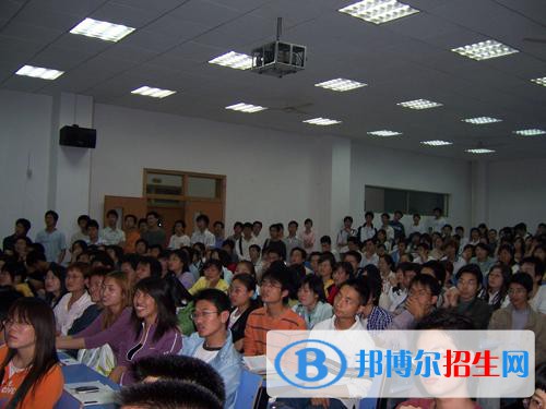 四川2021年讀電子商務(wù)學(xué)?？梢钥即髮W(xué)嗎