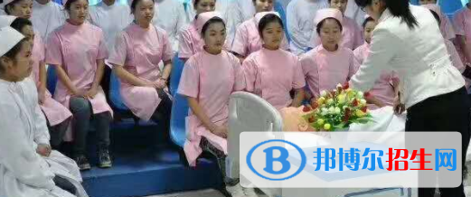 成都2021年護(hù)理學(xué)校什么專(zhuān)業(yè)比較好