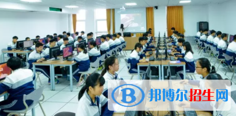 四川2021年計(jì)算機(jī)學(xué)校有哪些專(zhuān)業(yè)適合女生