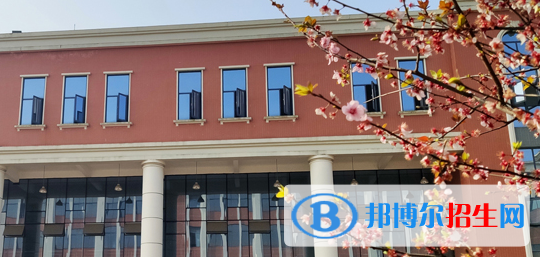 樂山市醫(yī)藥科技高級(jí)技工學(xué)校成都校區(qū)2022年招生辦聯(lián)系電話