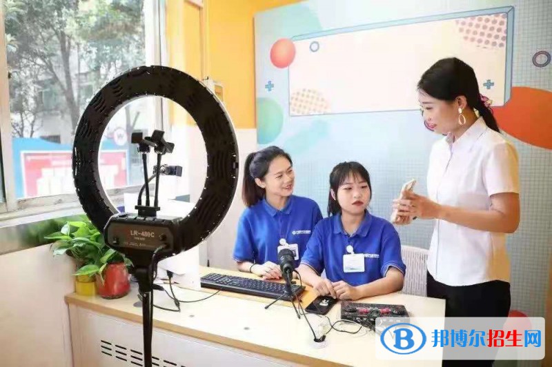 四川2022年適合女生的中專學校專業(yè)