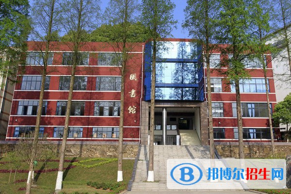四川省食品藥品學(xué)校2022年學(xué)費、收費多少