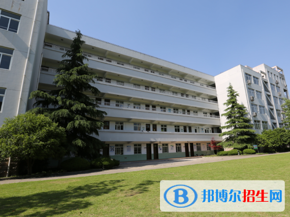 四川慧明中等專業(yè)學校2022年學費、收費多少