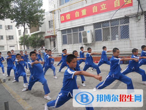 樂山大佛文武學(xué)校2022年學(xué)費(fèi)、收費(fèi)多少