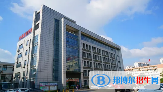 貴陽2022年男生讀什么中專學校