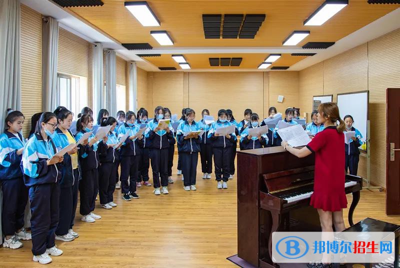 金昌市理工中等專業(yè)學(xué)校2022年學(xué)費(fèi)、收費(fèi)多少