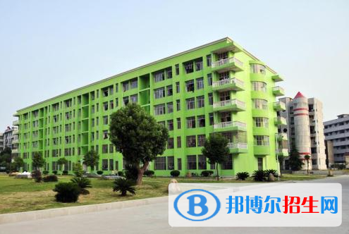 南充市技工學(xué)校2022年報名條件、招生要求、招生對象