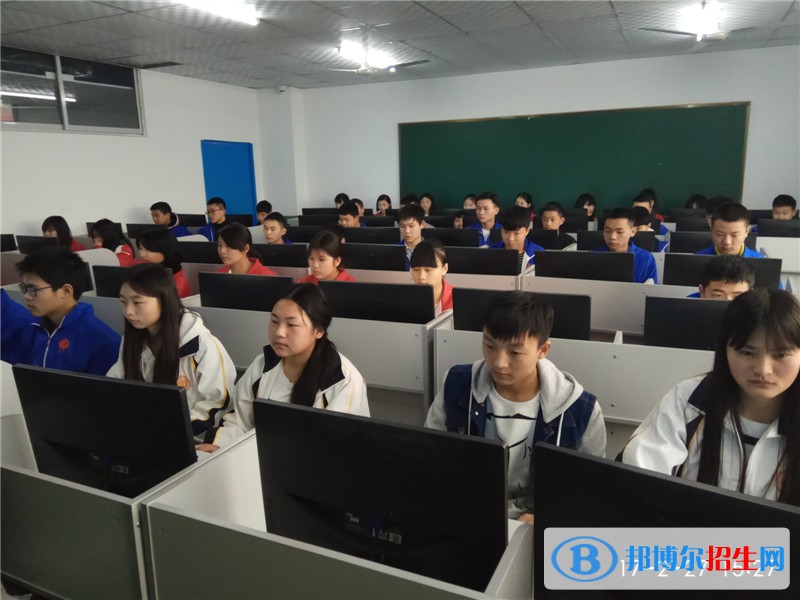 河北2022年初中生可以去讀什么計算機(jī)學(xué)校