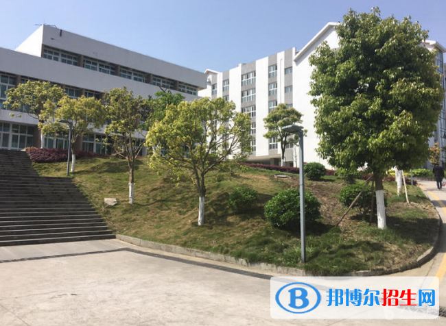 孟連縣職業(yè)高級中學(xué)2022年招生辦聯(lián)系電話