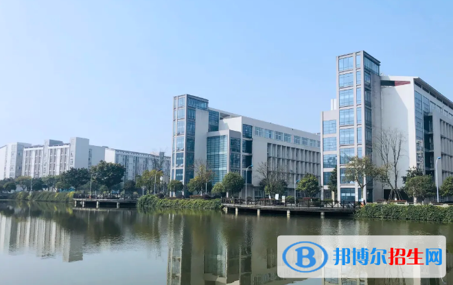 南充市瀠溪高級職業(yè)中學(xué)2022年學(xué)費、收費多少