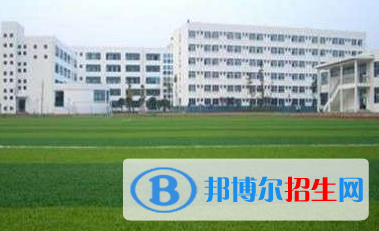 閬中旅游學(xué)校2022年學(xué)費(fèi)、收費(fèi)多少