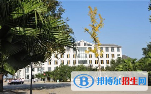 東興區(qū)東方科技職業(yè)技術(shù)學(xué)校2022年學(xué)費(fèi)、收費(fèi)多少 