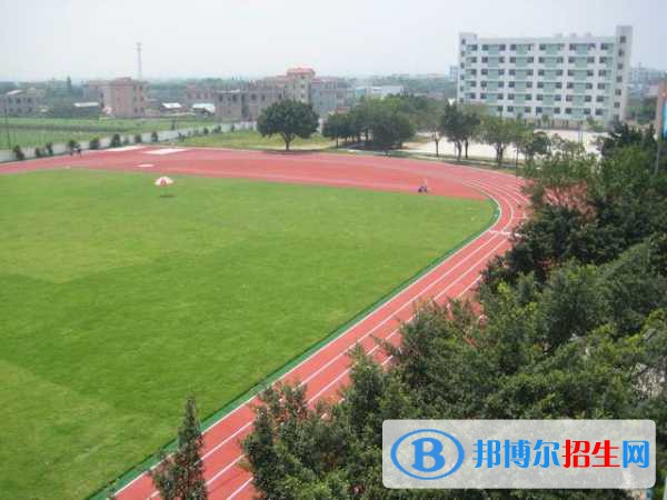 內(nèi)江市第二職業(yè)中學(xué)2022年學(xué)費(fèi)、收費(fèi)多少