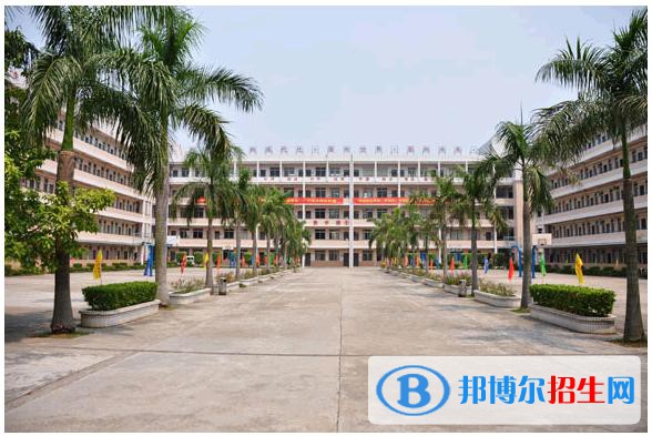 云南省貿(mào)易經(jīng)濟學校2022年學費、收費多少