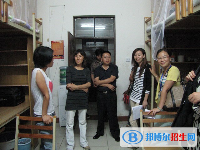 src=http://suliaoposuiji.cn/skin/zhaosheng/image/nopic.gif