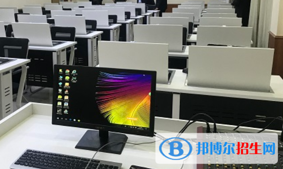 昆明市盤(pán)龍區(qū)千發(fā)職業(yè)學(xué)校2022年招生辦聯(lián)系電話