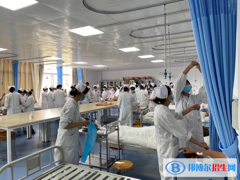 昆明醫(yī)藥職業(yè)技術(shù)學校2022年報名條件、招生要求、招生對象