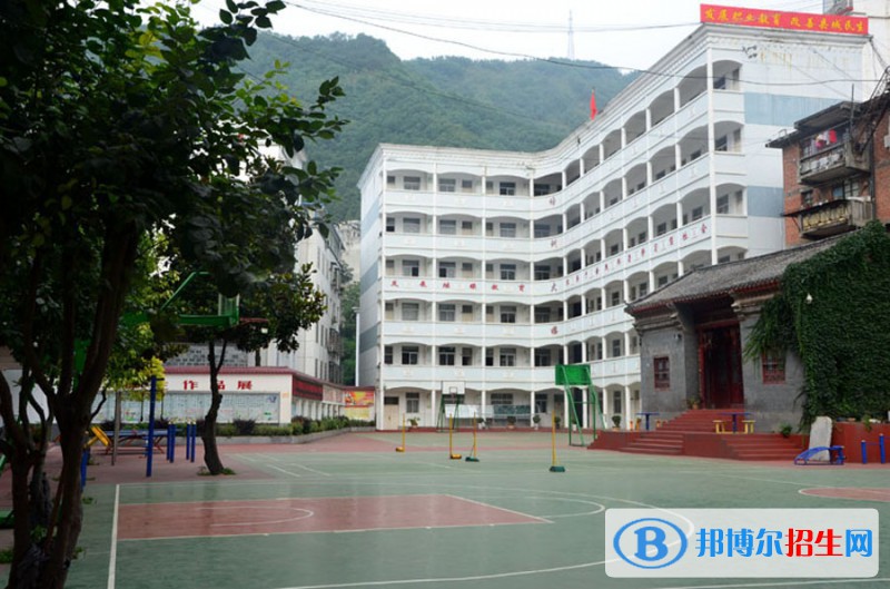 石家莊現(xiàn)代醫(yī)學(xué)中等專(zhuān)業(yè)學(xué)校2022年學(xué)費(fèi)、收費(fèi)多少