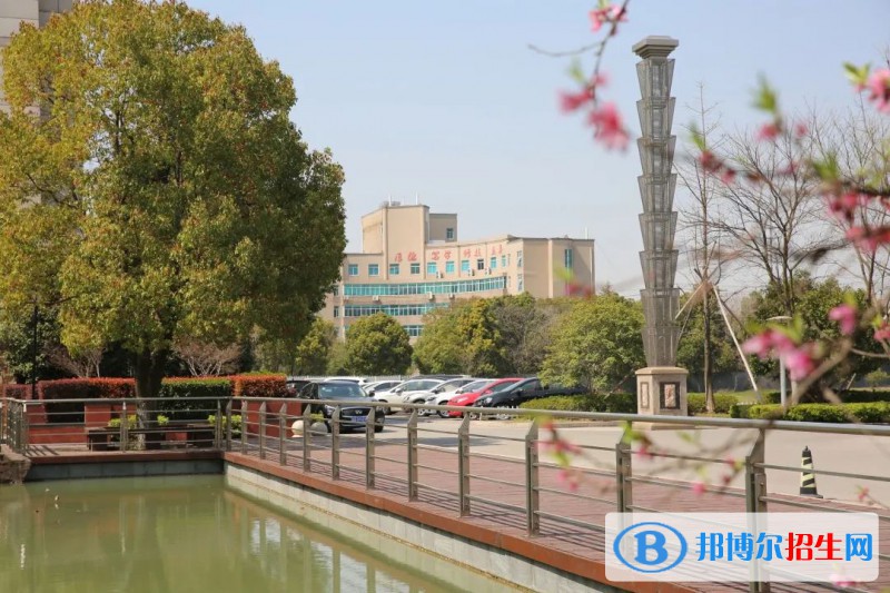 騰沖縣第一職業(yè)高級中學(xué)2022年報名條件、招生要求、招生對象