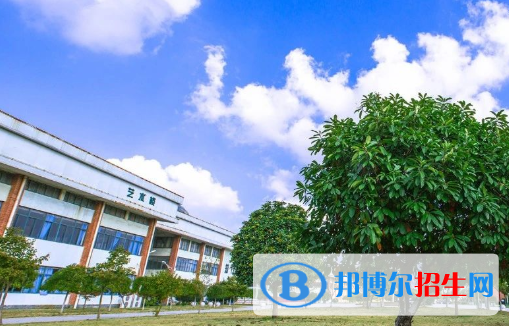 騰沖縣第一職業(yè)高級中學(xué)2022年招生辦聯(lián)系電話