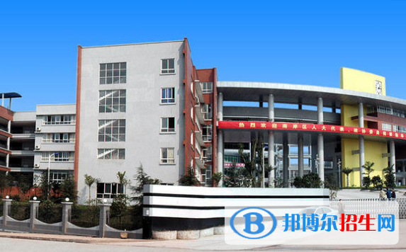 重慶龍門浩職業(yè)中學(xué)校2022年報名條件、招生要求、招生對象