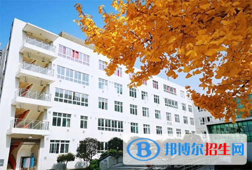 成都市鐵路中學(xué)校2022年學(xué)費、收費多少