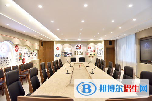 成都棠湖外國語學校2022年招生辦聯(lián)系電話