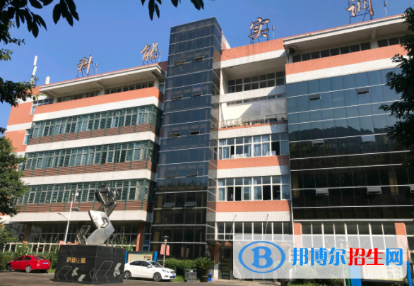 重慶2022年初中生能考汽修學校嗎