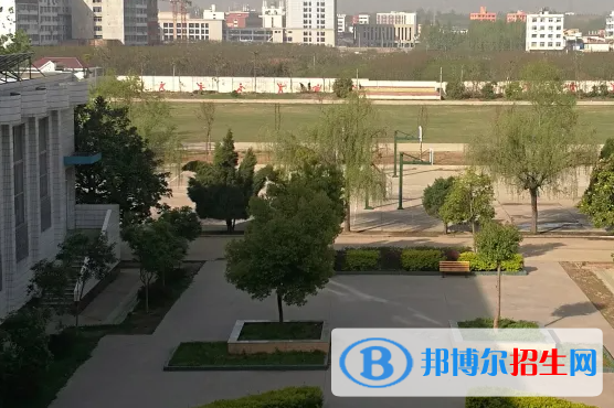 內(nèi)鄉(xiāng)縣職業(yè)中等專業(yè)學(xué)校2022年學(xué)費、收費多少