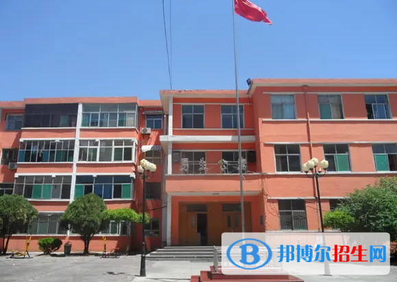 長(zhǎng)治文化藝術(shù)學(xué)校2022年招生辦聯(lián)系電話(huà)