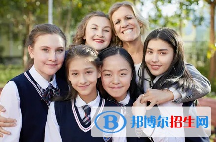  瑞得福國際學(xué)校高中部2022年學(xué)費標準