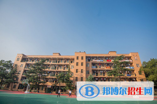 湖南省經(jīng)濟(jì)貿(mào)易職業(yè)中專(zhuān)學(xué)校2022年宿舍條件