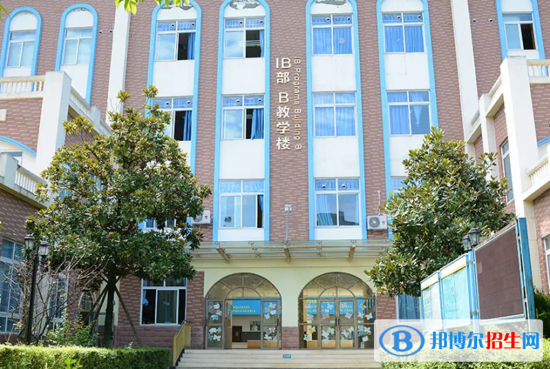 成都美視國際學校高中部2022年學費標準