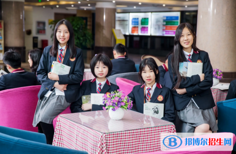 成都西雅美途外國語聯(lián)合學校2022年學費標準