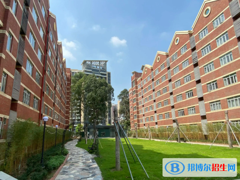 ULC武漢光谷劍橋國際高中2023年學(xué)費標(biāo)準(zhǔn)2