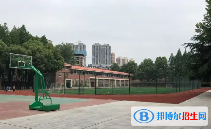 武外英中國際學(xué)?？孔V嗎2
