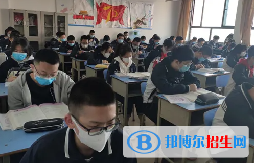 2022年黑龍江高考分?jǐn)?shù)線公布（一本、二本、?？疲? width=