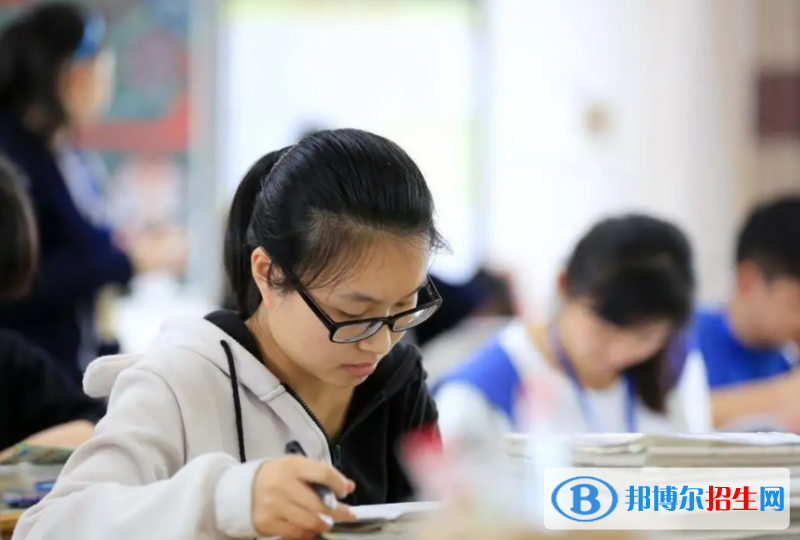 2022年湖南高考本科分?jǐn)?shù)線公布（普通類、特殊類型、藝術(shù)體育類）