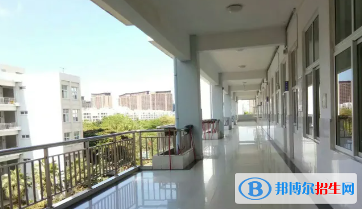 三亞市第一中學(xué)2023年學(xué)費(fèi)、收費(fèi)多少