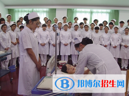 云南2023年設有衛(wèi)校專業(yè)的公辦大專