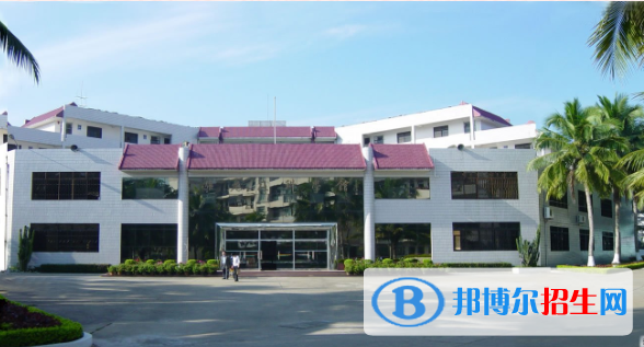 海南省文昌中學(xué)2023年學(xué)費(fèi)、收費(fèi)多少 