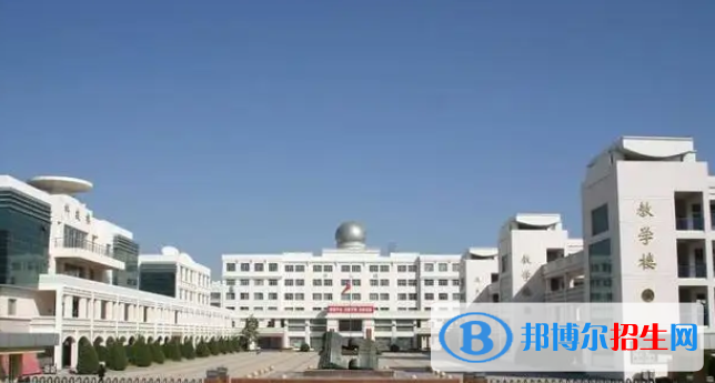 銀川市中考化學(xué)總分(滿分）是多少（附銀川中考成績(jī)查詢?nèi)肟冢? /></div>
<br />
<span><span>銀川市中考化學(xué)滿分是多少分？</span></span><br />
銀川市中考化學(xué)滿分為：<span><span>65分</span></span><br />
<span><span>銀川市中考化學(xué)考試時(shí)間多長(zhǎng)？</span></span><br />
銀川市中考考試時(shí)長(zhǎng)為：<span><span>150分鐘</span></span>（物理+化學(xué)）<br />
<span><span>銀川市中考總分是多少？</span></span><br />
<a href=