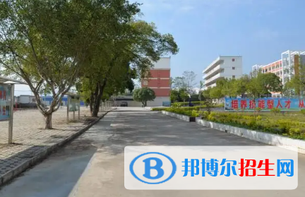 廣西2023年初中生可以去讀什么計算機(jī)學(xué)校
