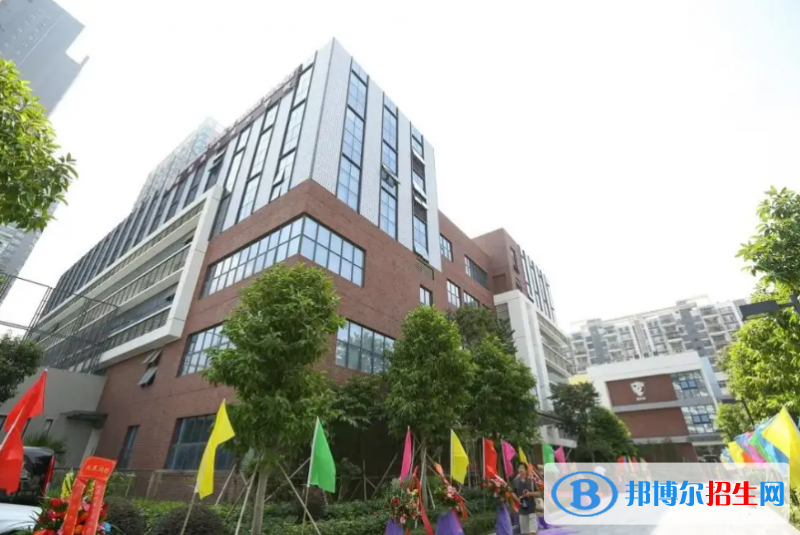 珠?？茞圪悋H學校2023年學費標準