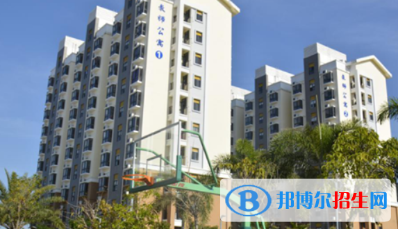 中央民族大學(xué)附屬中學(xué)陵水分校2023年學(xué)費(fèi)、收費(fèi)多少 